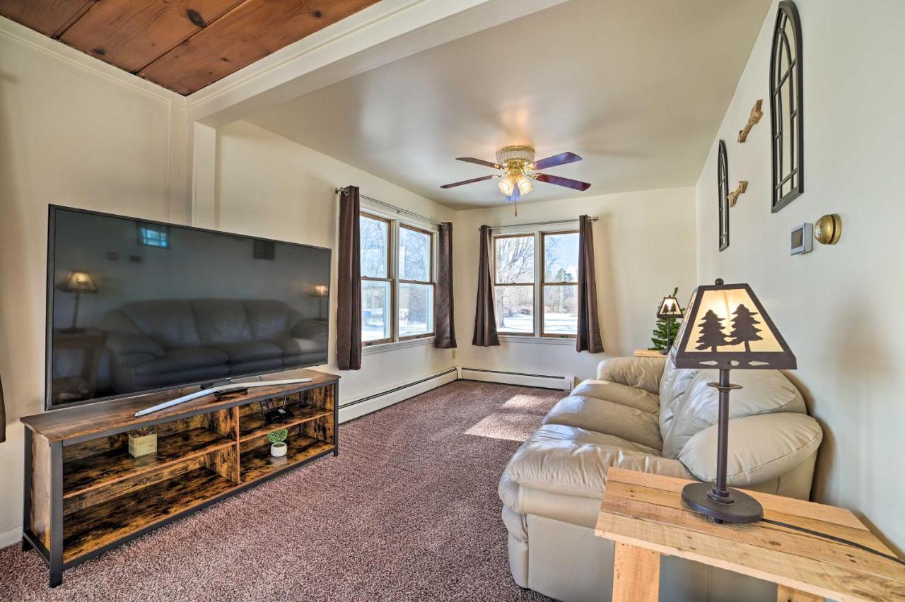 Cozy Tawas City Home With Views Of Lake Huron! 외부 사진