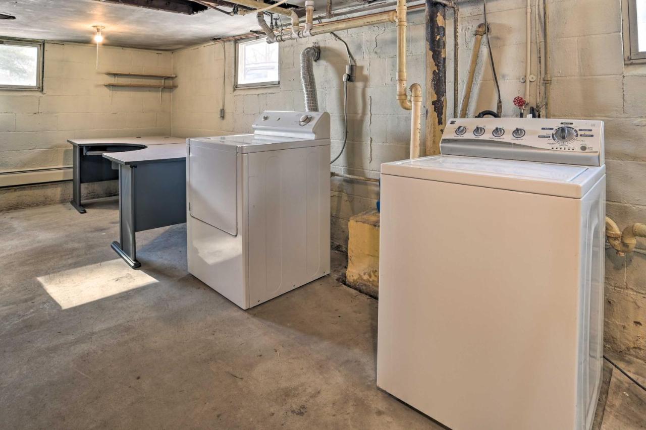 Cozy Tawas City Home With Views Of Lake Huron! 외부 사진