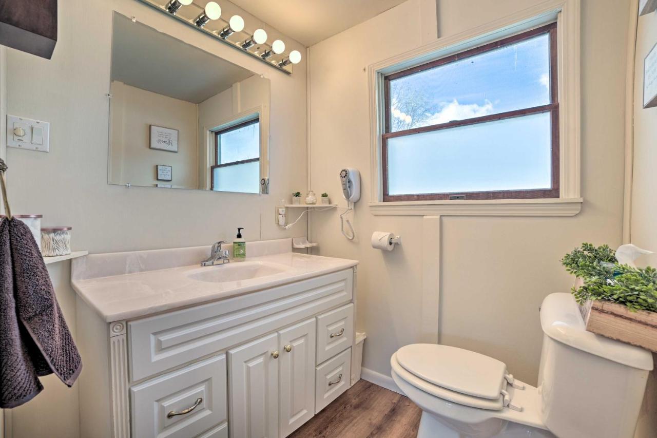 Cozy Tawas City Home With Views Of Lake Huron! 외부 사진